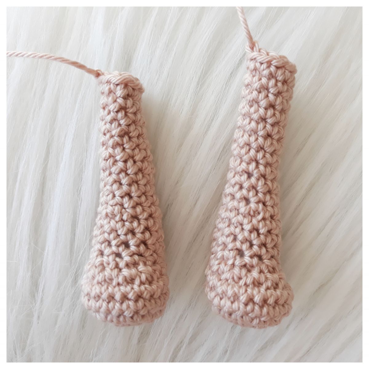 Blog-Inhaltsbild für 'Schmetterling Sarah, kostenlose Häkelanleitung'